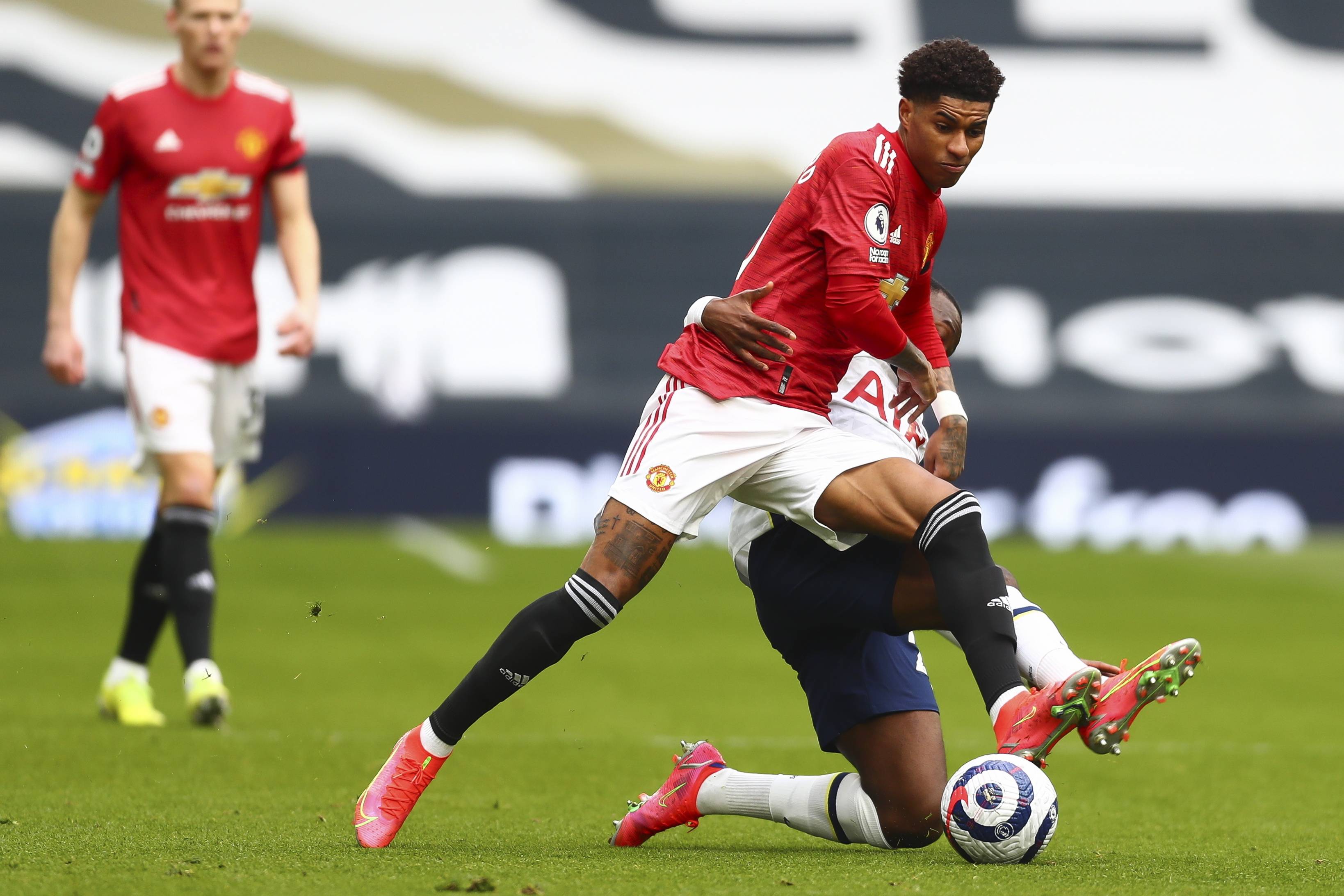 厚信任与高 厚信任与高