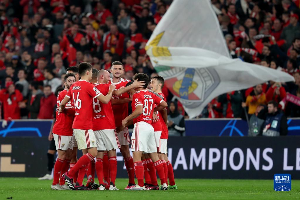 欧冠半场：蒂尔破门，阿尔瓦雷斯扳平，埃因霍温1-1马竞（欧冠半场战报：蒂尔先开纪录，阿尔瓦雷斯扳平，埃因霍温暂1-1马竞）