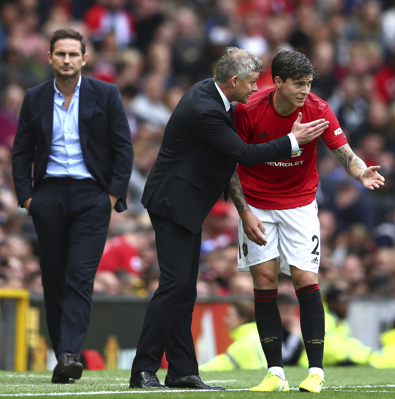 摇人！布伦森和哈特均已向球队管理层表态引进阿尔瓦拉多（布伦森与哈特已向管理层建议引进阿尔瓦拉多）